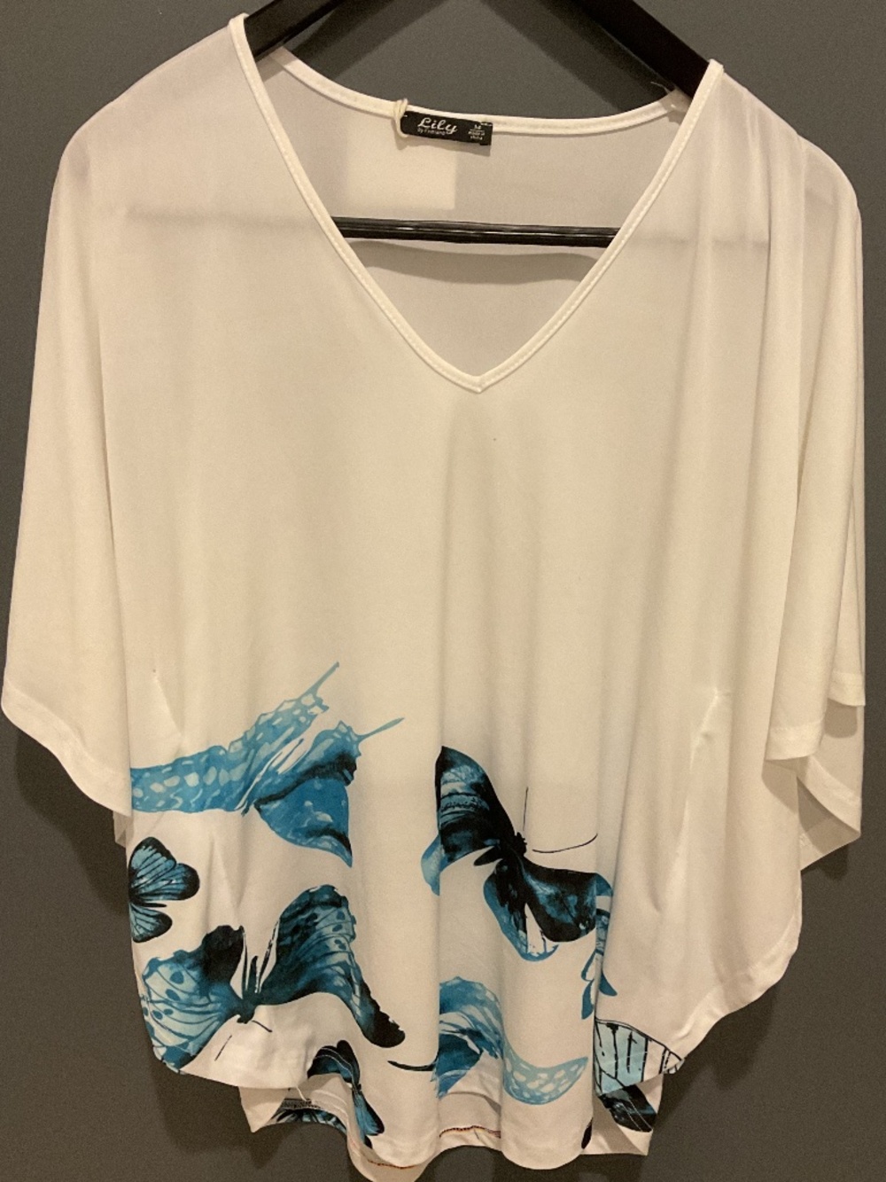 Flowy top with butterflies from Lily by Firmiana